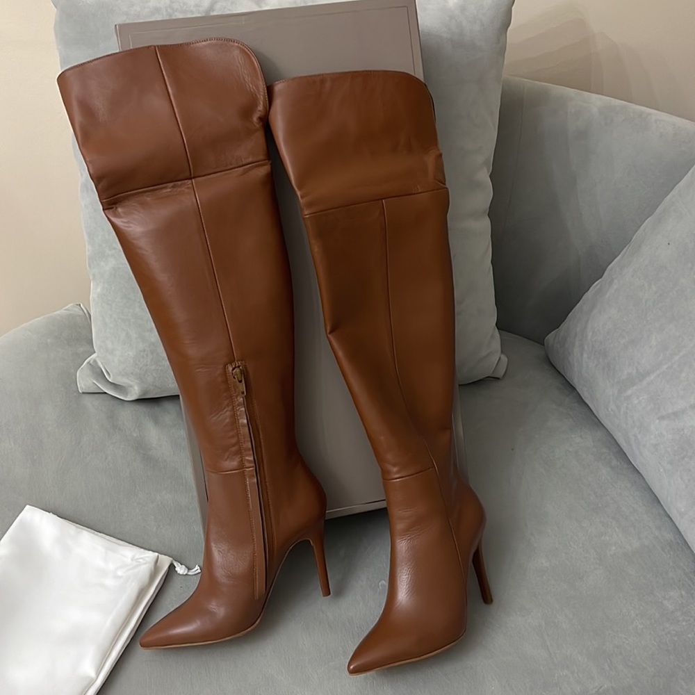 BCBGMAXAZRIA COGNAC SHEEP SKIN BOOTS